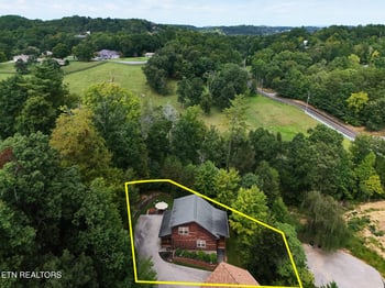 2604 Stonebrook Dr, Pigeon Forge, TN 37863