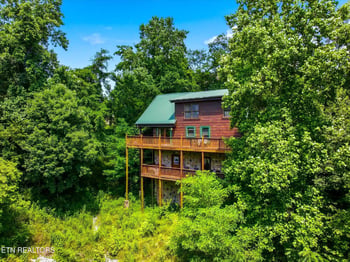 2606 Tree Tops Way, Pigeon Forge, TN 37863