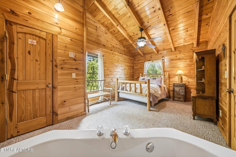2606 Tree Tops Way, Pigeon Forge, TN 37863
