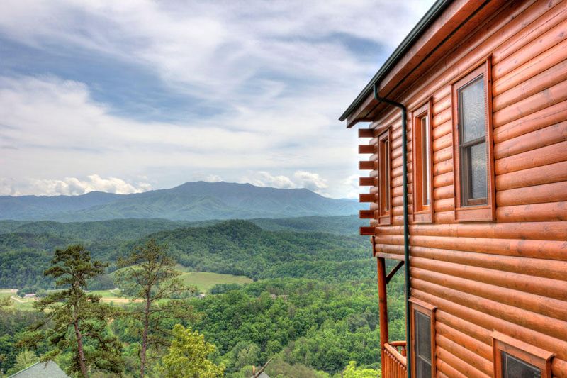 2607 Mountain Glory Tr, Sevierville, TN 37876