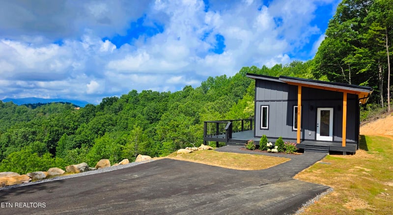 2608 Mountain Blvd, Sevierville, TN 37876