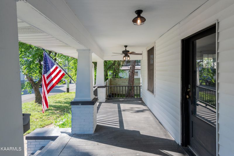 2609 Barton St, Knoxville, TN 37917