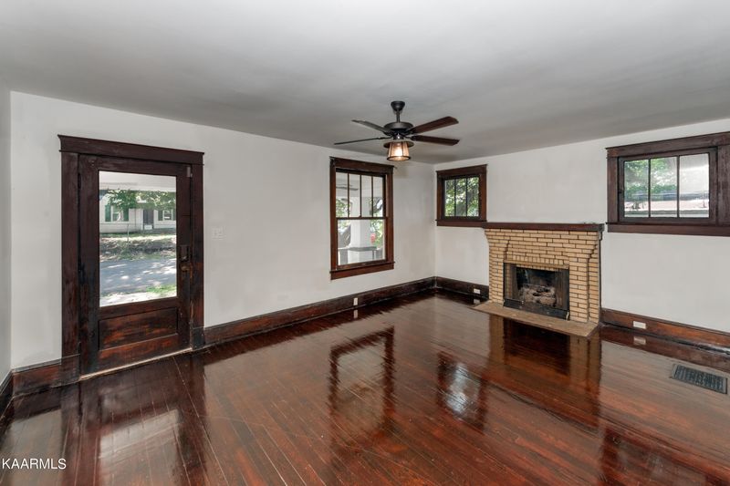 2609 Barton St, Knoxville, TN 37917