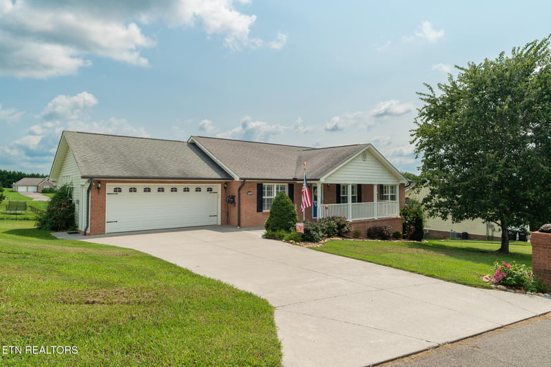 2609 Covington Cir, Sevierville, TN 37876