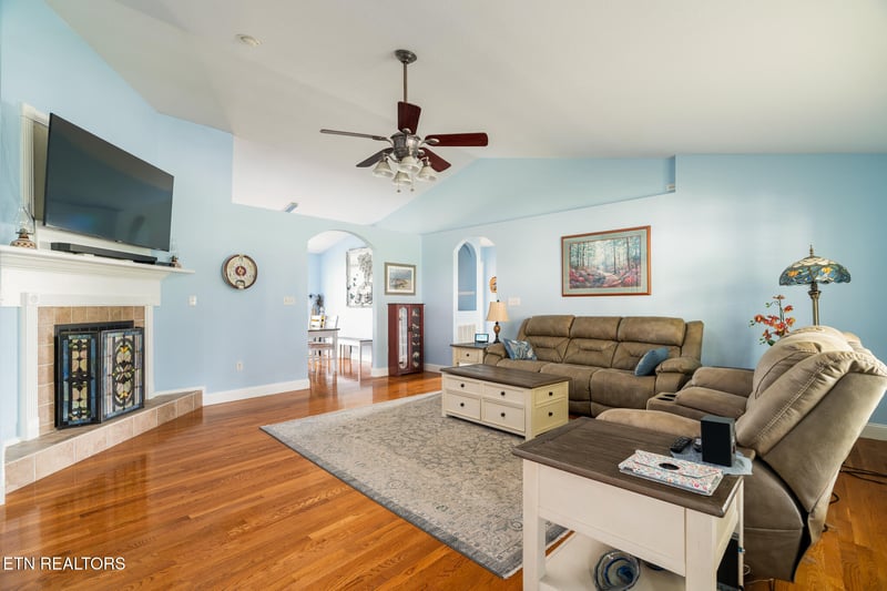 2609 Covington Cir, Sevierville, TN 37876