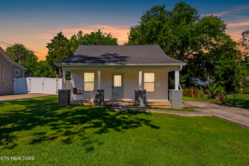 2609 NW Chillicothe St, Knoxville, TN 37921