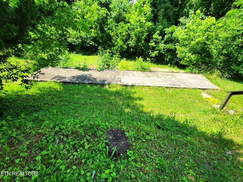 261 Harding Rd, Harriman, TN 37748