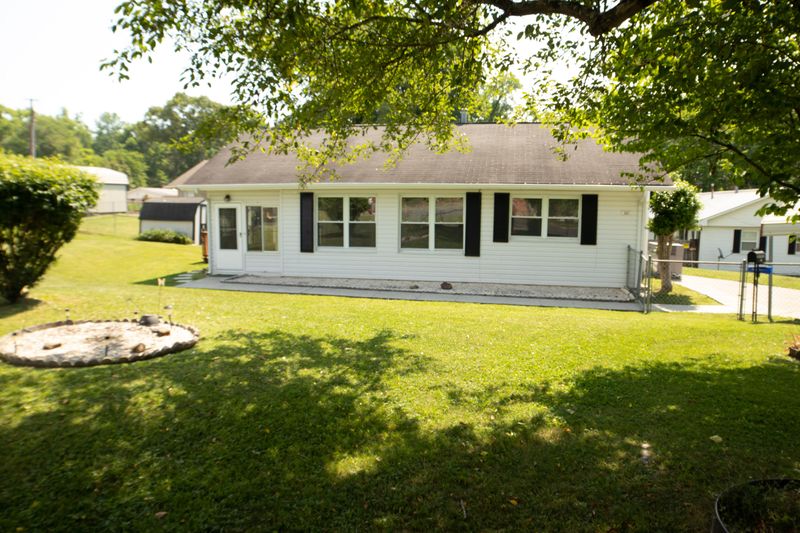 261 N Purdue Ave, Oak Ridge, TN 37830