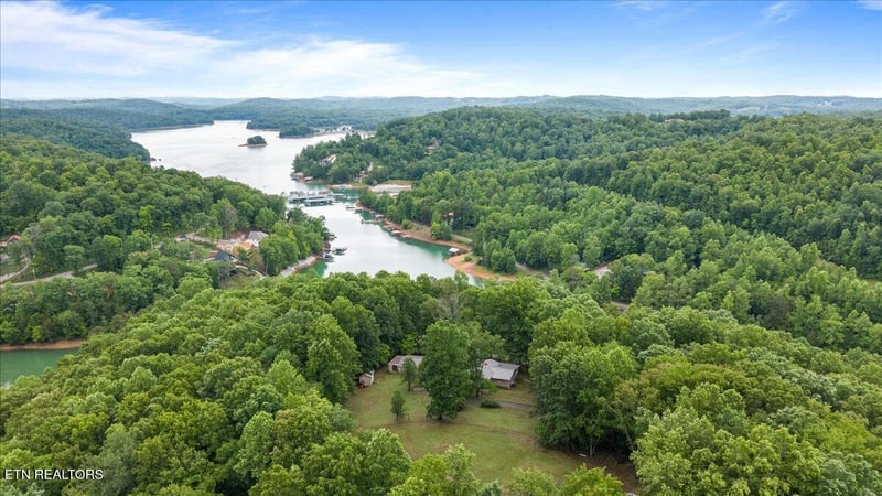 261 Rain Valley Rd, Lafollette, TN 37766
