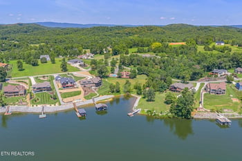 261 Serenity Dr, Harriman, TN 37748