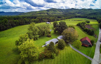 261 Woods Rd, Oliver Springs, TN 37840