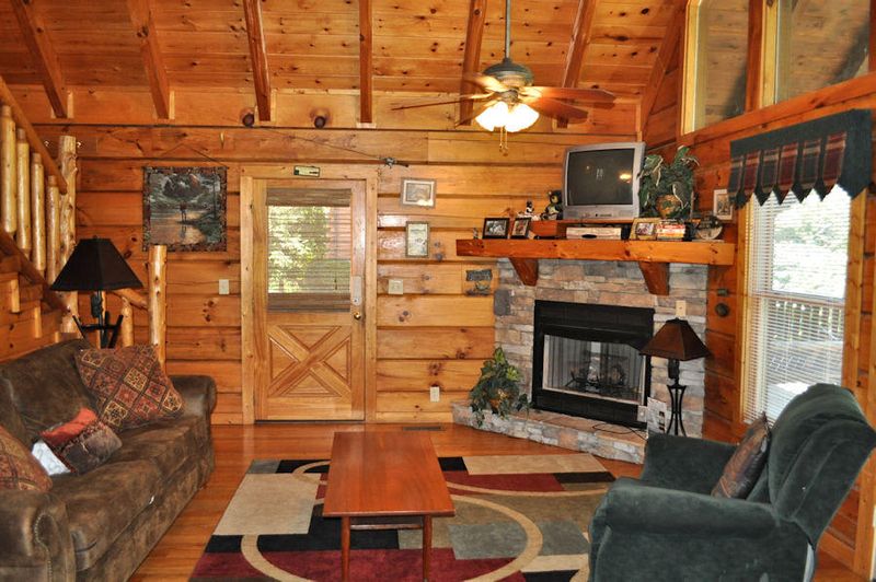 2610 Tree Top Way, Pigeon Forge, TN 37863