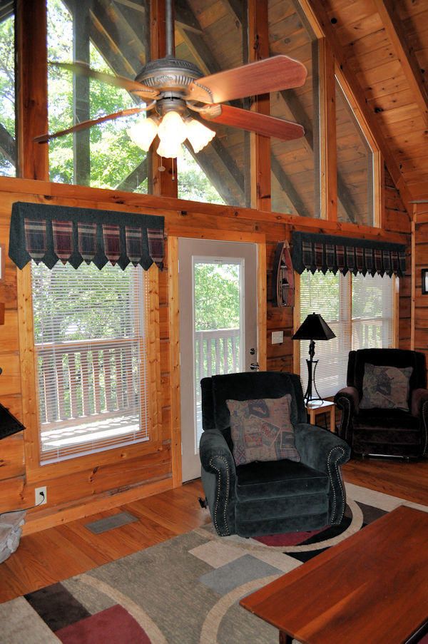 2610 Tree Top Way, Pigeon Forge, TN 37863