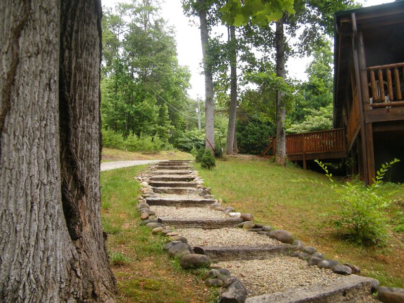 2611 Blazier Rd, Rockford, TN 37853