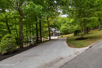 2611 Shore Line Rd, Knoxville, TN 37932