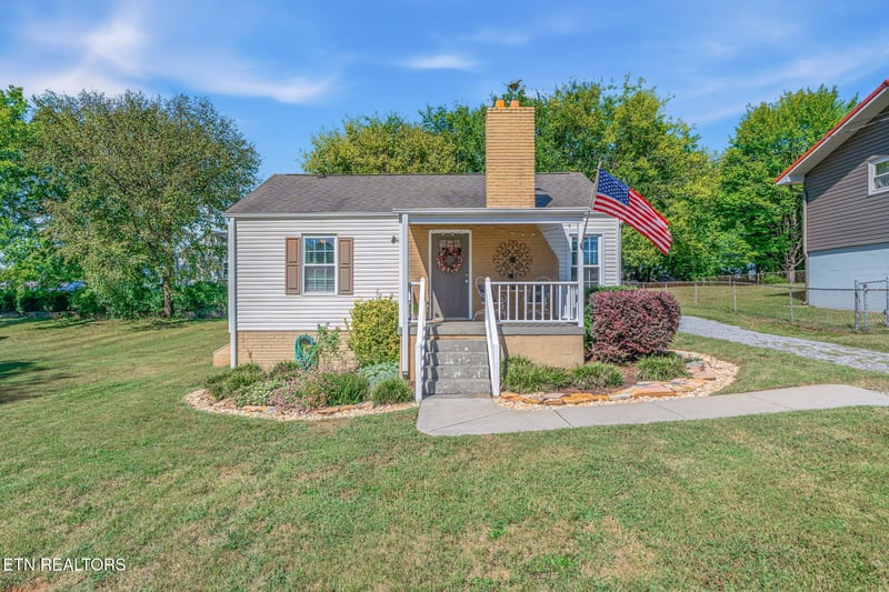 2612 Orton Dr, Maryville, TN 37804