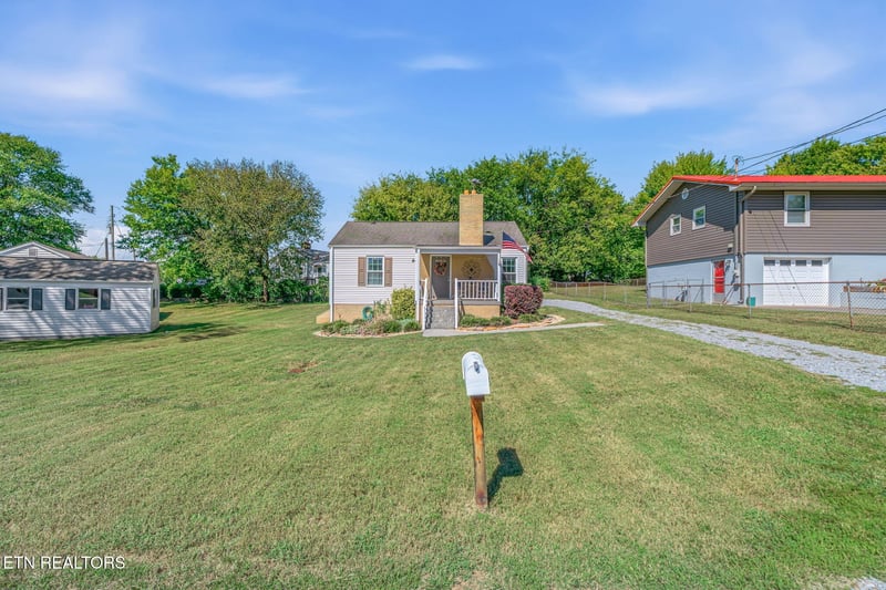 2612 Orton Dr, Maryville, TN 37804