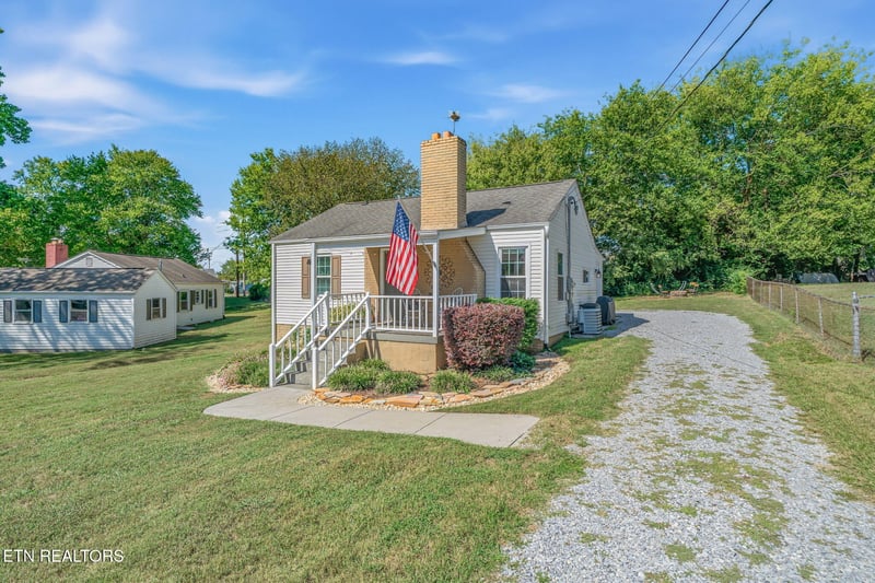2612 Orton Dr, Maryville, TN 37804