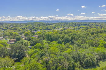 2612 Orton Dr, Maryville, TN 37804