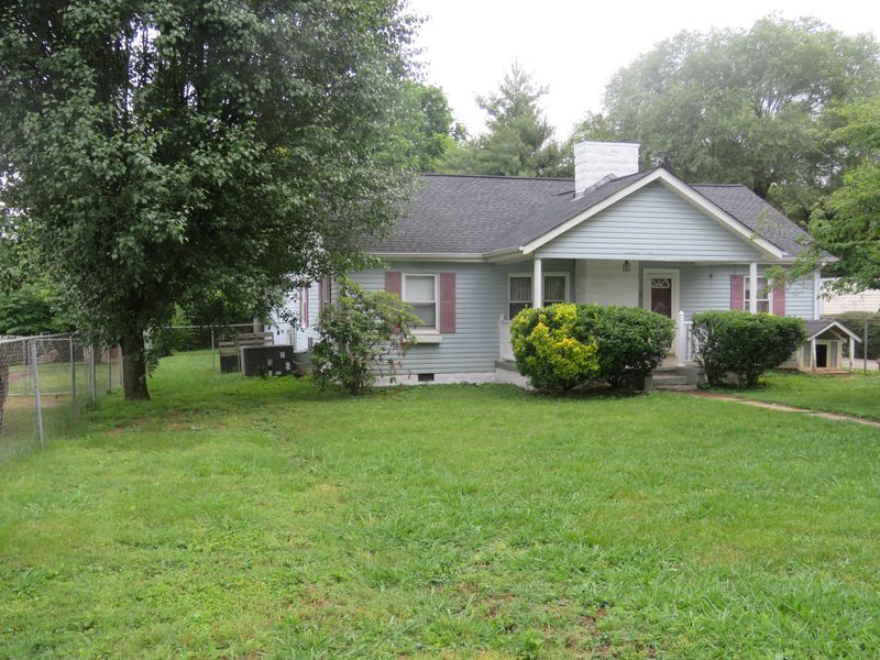 2612 Sun Valley Rd, Knoxville, TN 37921