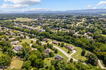 2613 Cross Creek Dr, Maryville, TN 37803