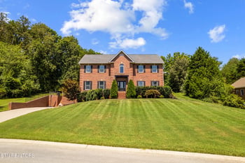 2613 Cross Creek Dr, Maryville, TN 37803