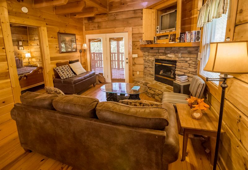 2614 Tree Top Way, Pigeon Forge, TN 37863