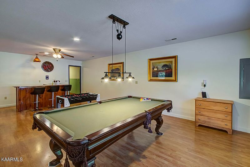 2616 Round Top Dr, Pigeon Forge, TN 37863