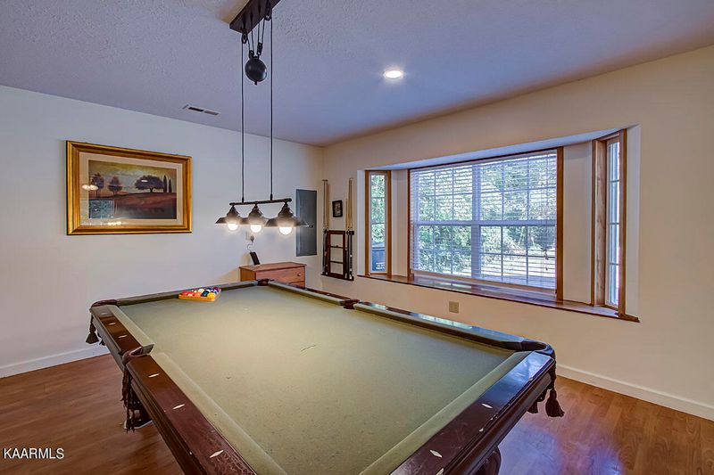 2616 Round Top Dr, Pigeon Forge, TN 37863