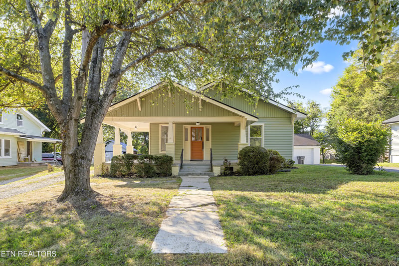 2616 Woodrow Dr, Knoxville, TN 37918