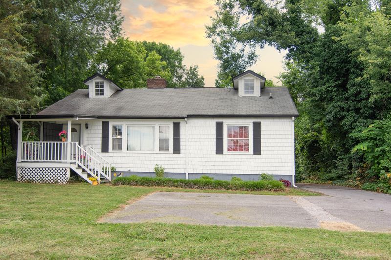 2619 Buffat Mill Rd, Knoxville, TN 37917