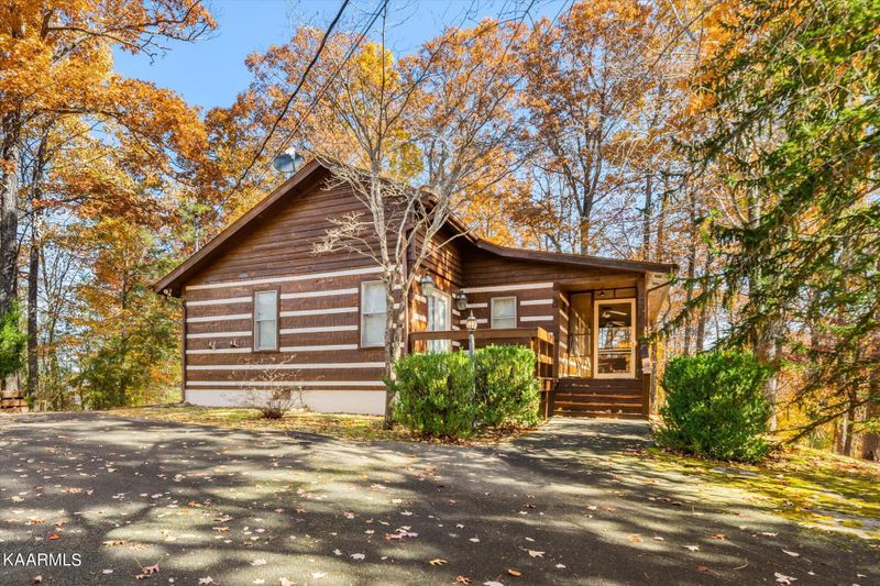 2619 Overholt Tr, Sevierville, TN 37862