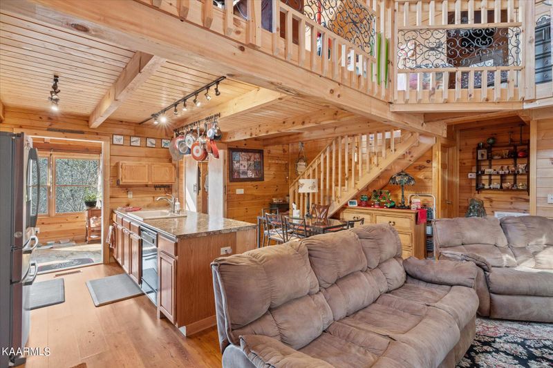 2619 Windfall Estates Dr, Sevierville, TN 37876