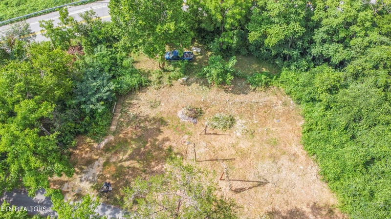 262 Ballfield Rd, Oakdale, TN 37829