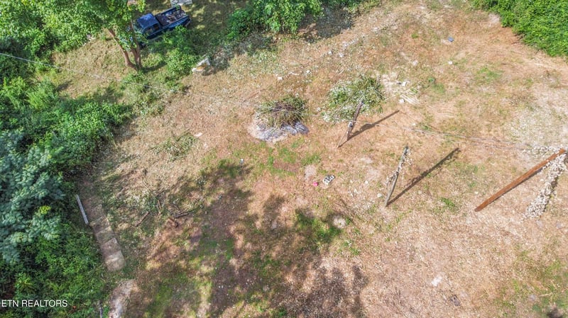 262 Ballfield Rd, Oakdale, TN 37829