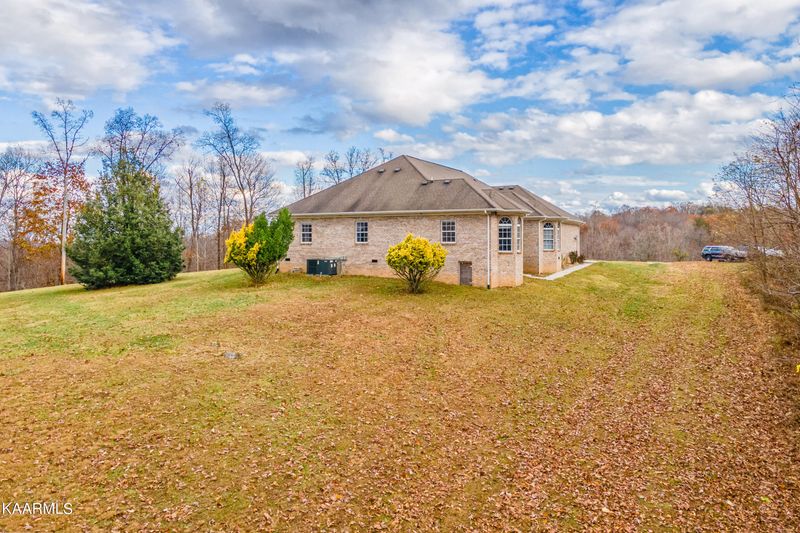 262 Hiwassee View Dr, Jacksboro, TN 37757