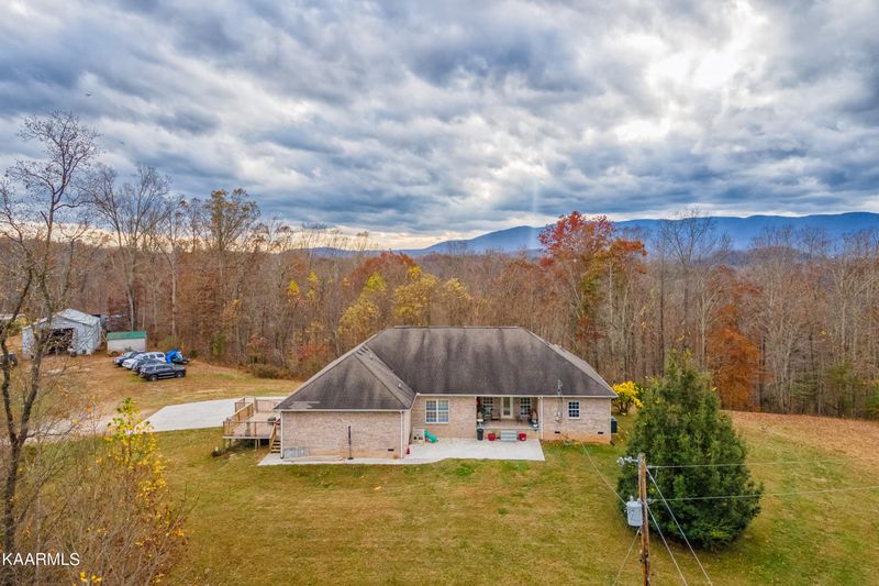 262 Hiwassee View Dr, Jacksboro, TN 37757