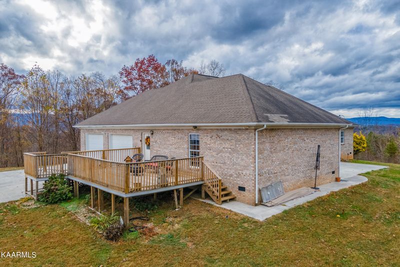 262 Hiwassee View Dr, Jacksboro, TN 37757