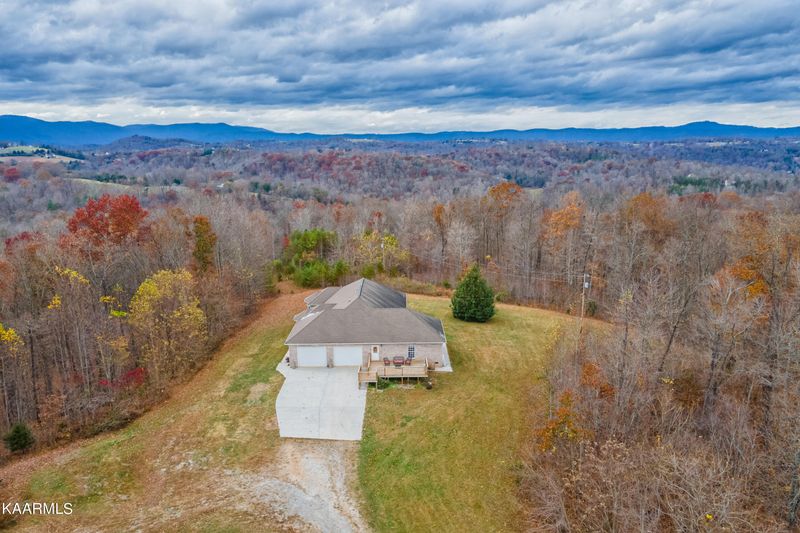 262 Hiwassee View Dr, Jacksboro, TN 37757