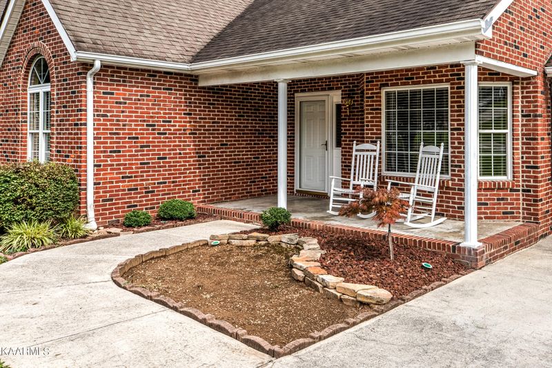 262 Springfield Ln, Jacksboro, TN 37757