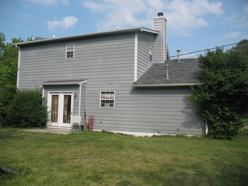 2620 Crestpark Rd, Knoxville, TN 37912