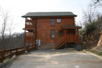 2620 Greystone Rg, Pigeon Forge, TN 37876