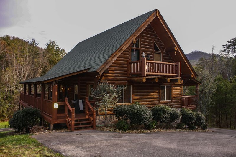 2620 Waldens Creek Rd, Sevierville, TN 37862
