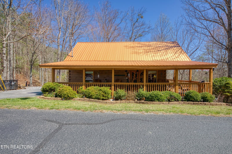 2621 Raccoon Hollow Way, Pigeon Forge, TN 37862