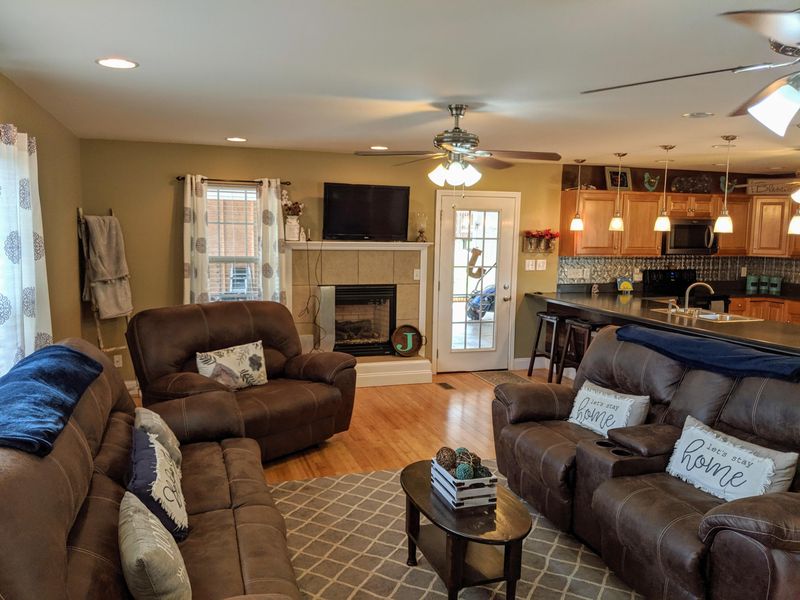 2622 Sharp Dr, Lenoir City, TN 37771