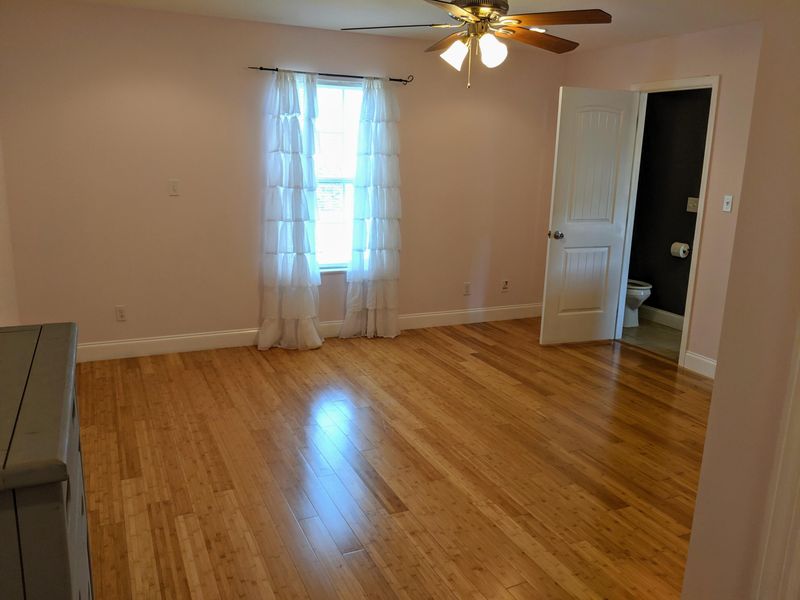 2622 Sharp Dr, Lenoir City, TN 37771