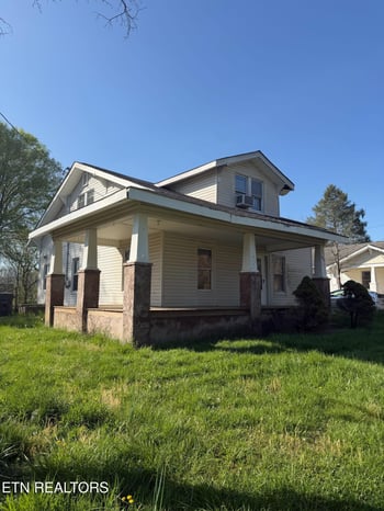 2622 Woodrow Dr, Knoxville, TN 37918