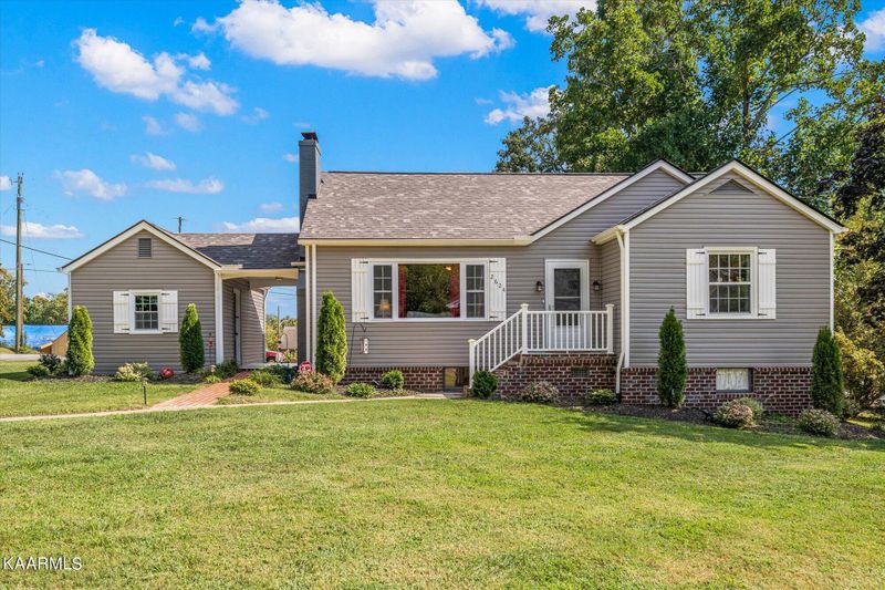 2624 Buffat Mill Rd, Knoxville, TN 37917