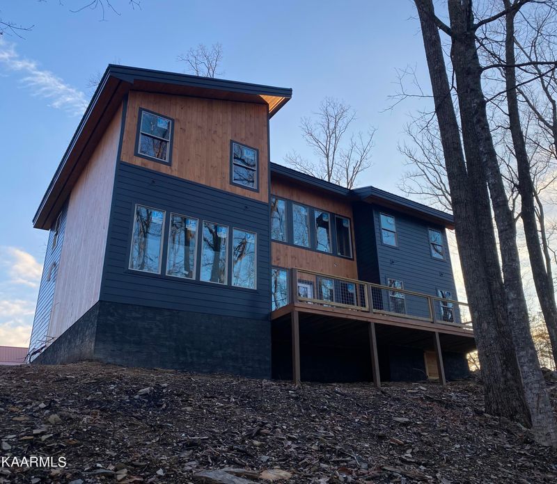 2624 Cloud View Dr, Sevierville, TN 37862