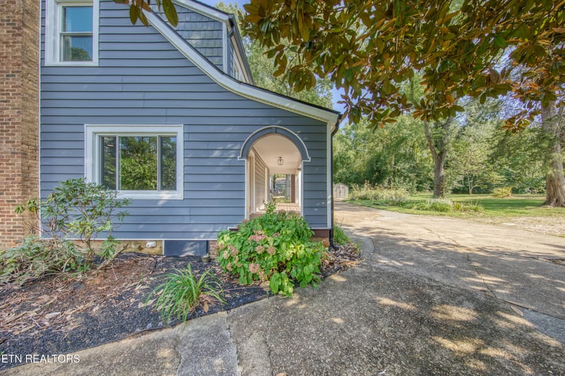 2624 Delrose Dr, Knoxville, TN 37914